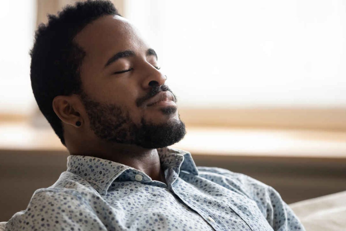 Using a robot, you will not have to suffer too much psychological pressure in trading