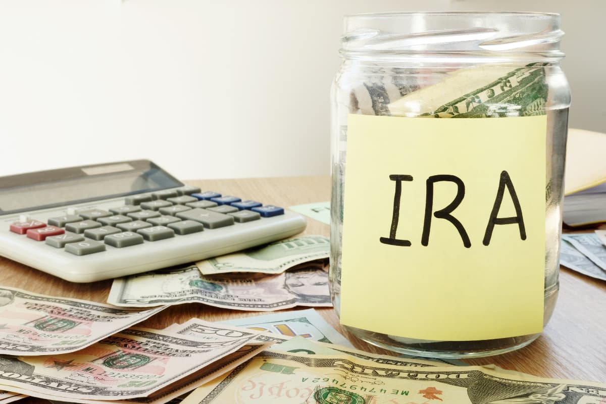 What is Gold IRA? How Does It Work? 4 Select a gold IRA company