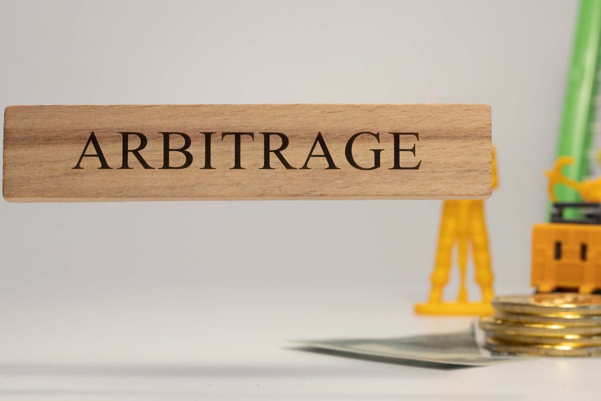 Arbitrade strategy in Forex trading